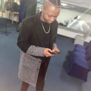 Meet your Posher, Lorenzo